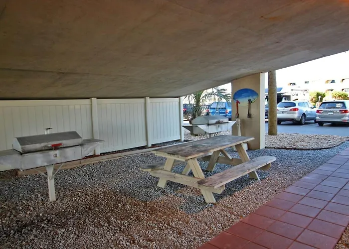 Crystal Shores West Apartment *